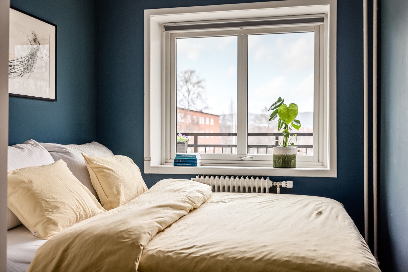 Soverommet vender ut mot rolige omgivelser. Galleribilde