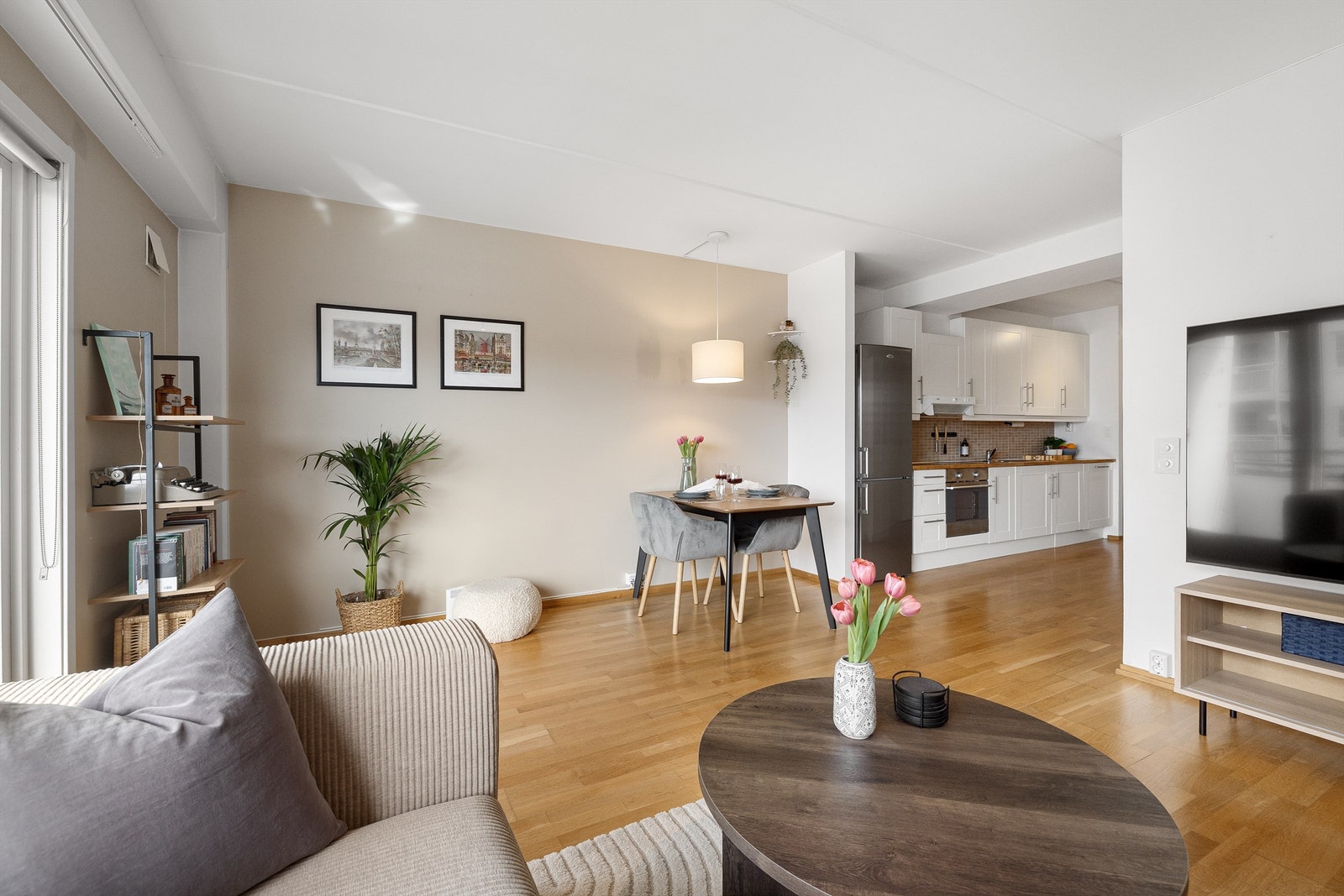 Sosial og åpen planløsning. Galleribilde