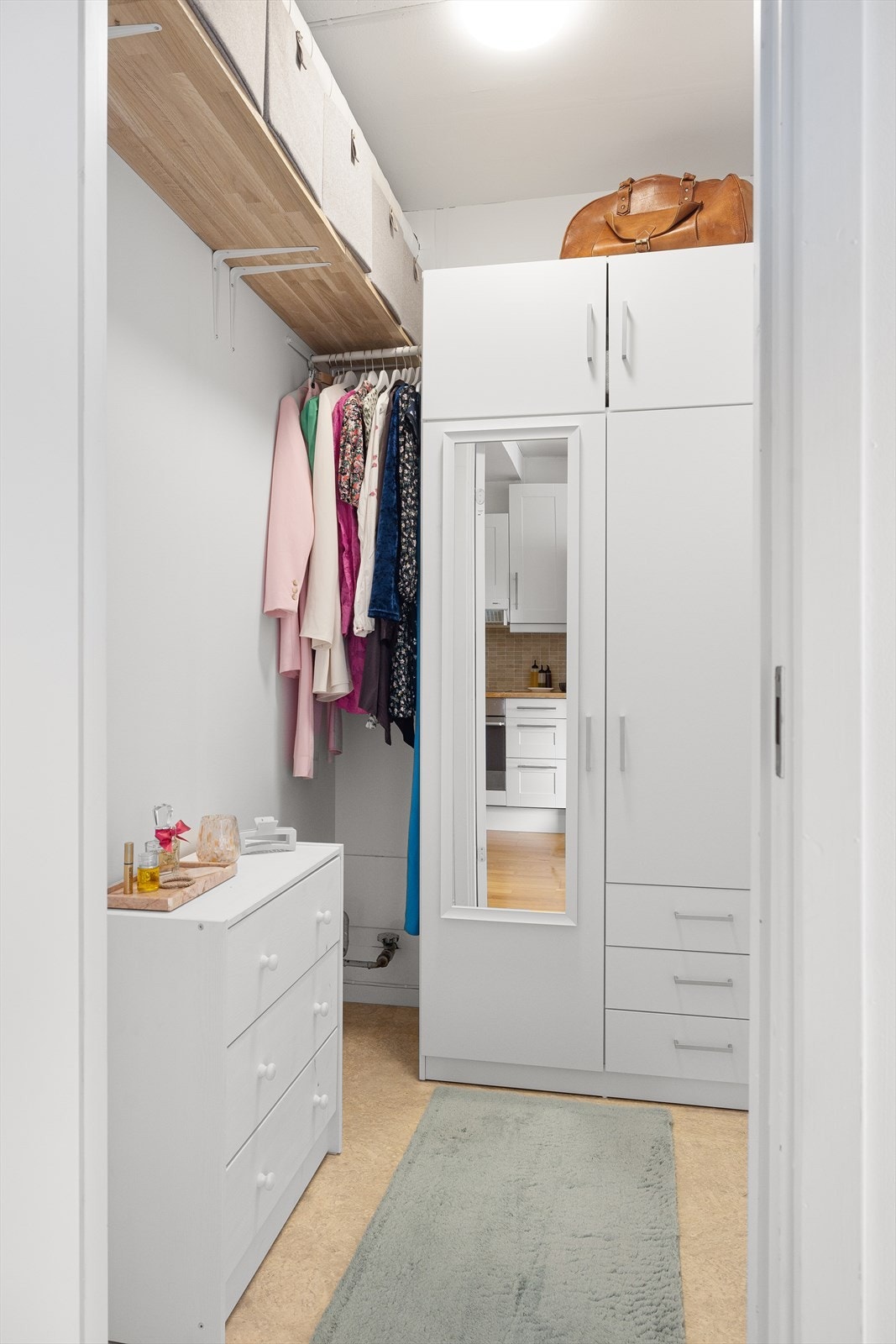 Praktisk innvendig bod. Galleribilde