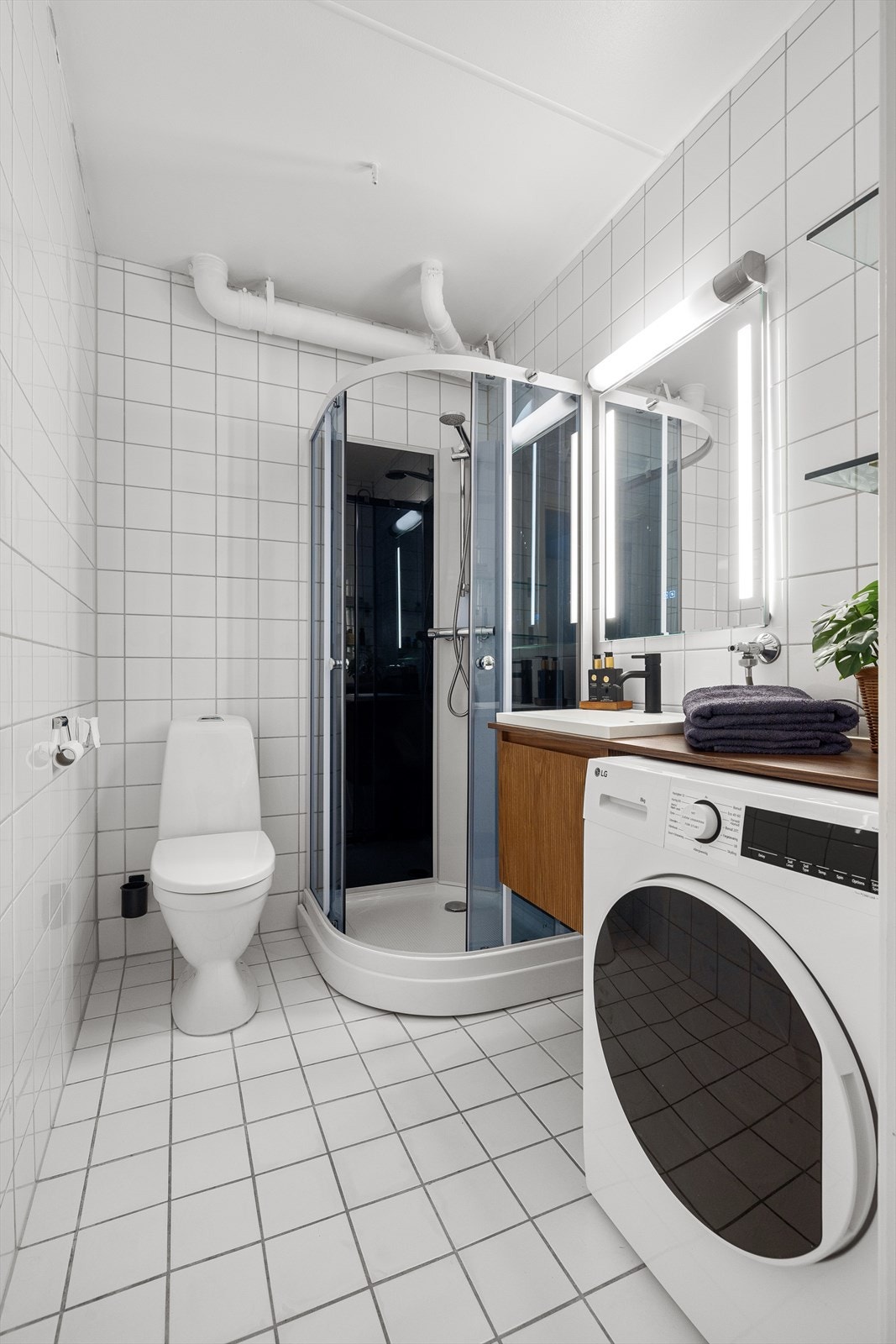 Pent baderom fra byggeår. Galleribilde