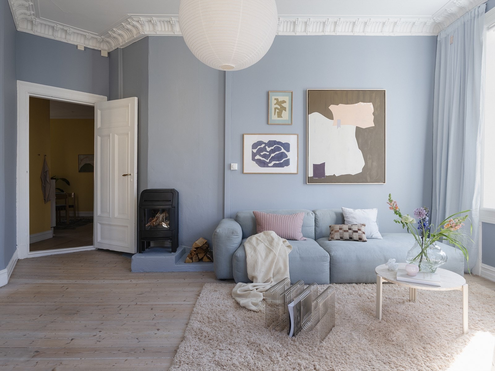 Leiligheten ligger meget fint til rett ved Botanisk Hage - Området er sentralt, samtidig som at det oppleves akkurat langt nok unna kjernen til at det er et rolig område. Galleribilde