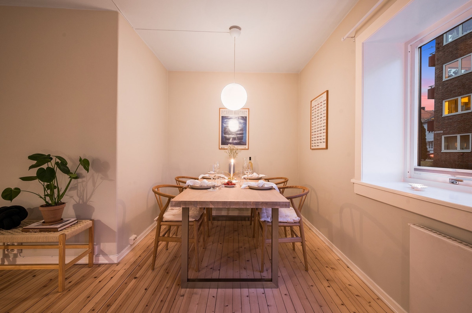 Her er det god plass til å invitere venner og familie på middagsselskaper. Galleribilde