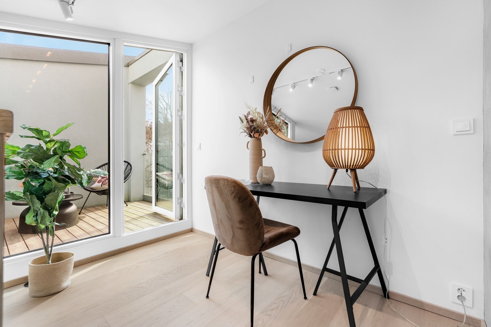 Denne fleksible sonen kan benyttes som en arbeidsplass, lesekrok eller ekstra soveplass etter behov. Galleribilde