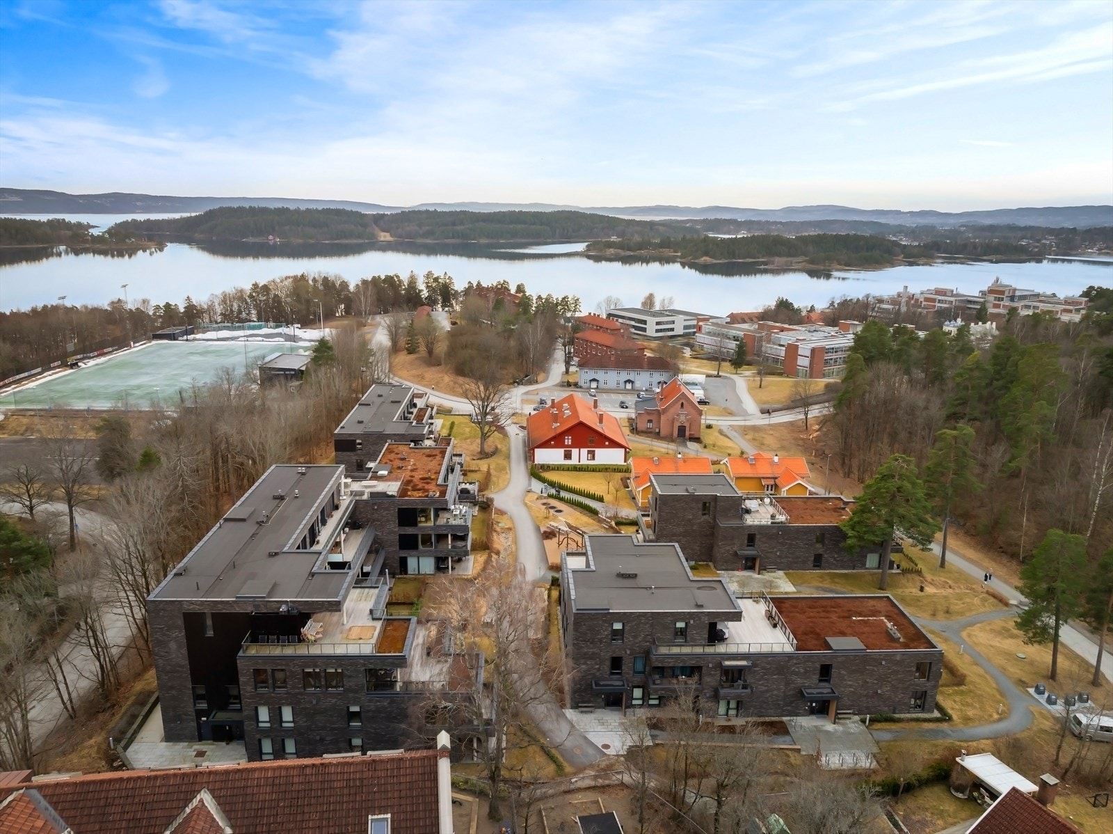 Hans Liens vei utsikt mot sør - her ser man blant annet mot Ostøya, Borøya, Grimsøye, Oslofjorden, Nesoddlandet mm. Galleribilde
