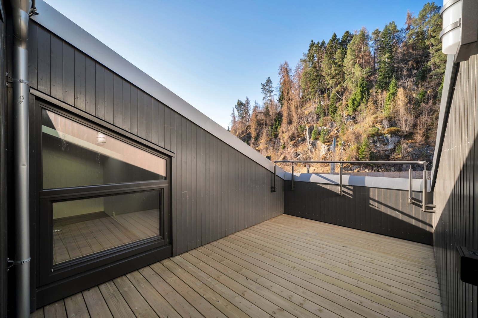 TAKTERRASSE MOT SØR Galleribilde