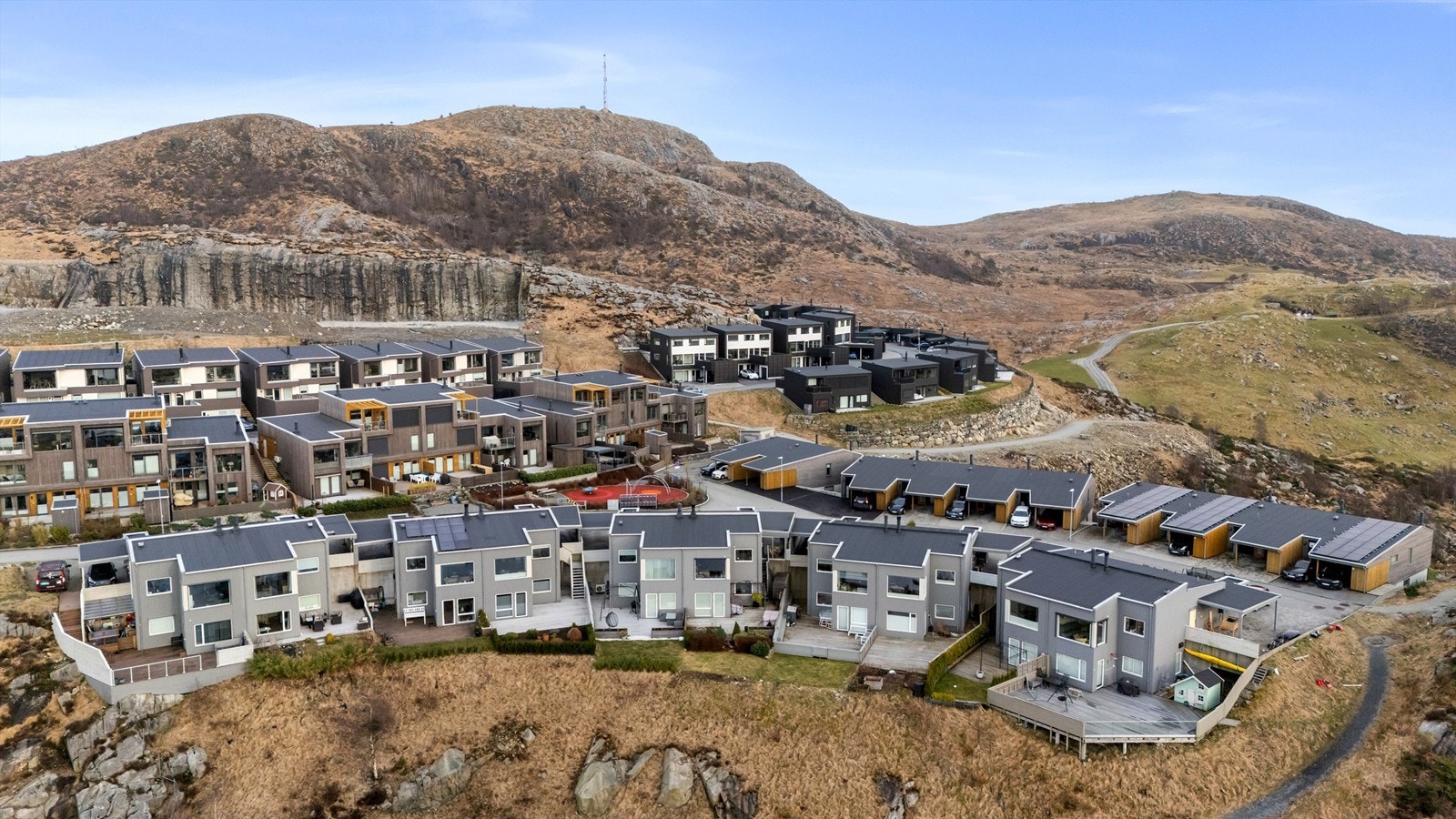 Nærområde med Toppturen opp Vedafjell som nærmeste nabo Galleribilde