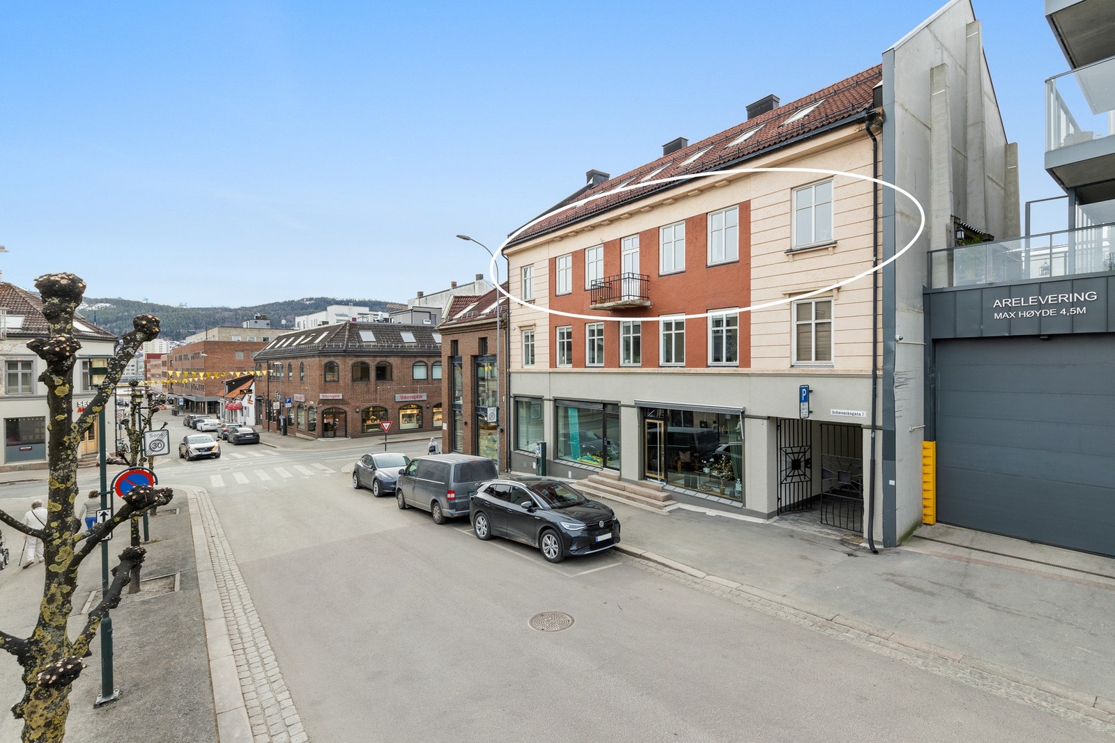 Leiligheten har en meget sentral beliggenhet på Bragernes med umiddelbar nærhet til alt sentrum har å by på Galleribilde