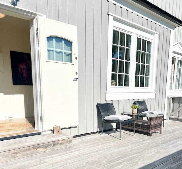 Egen inngang fra terrasse Galleribilde