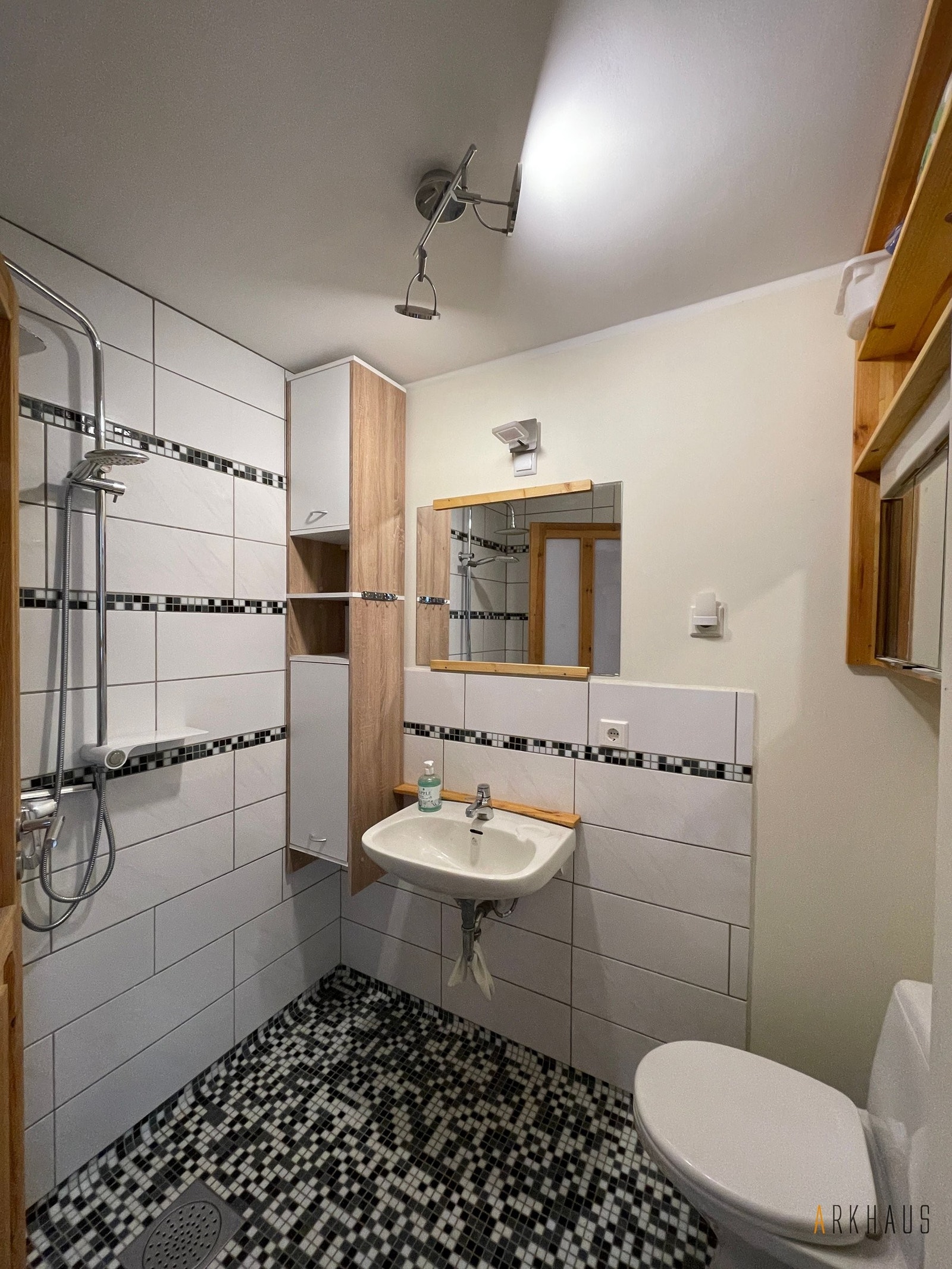 1.etasje: Bad/WC Galleribilde