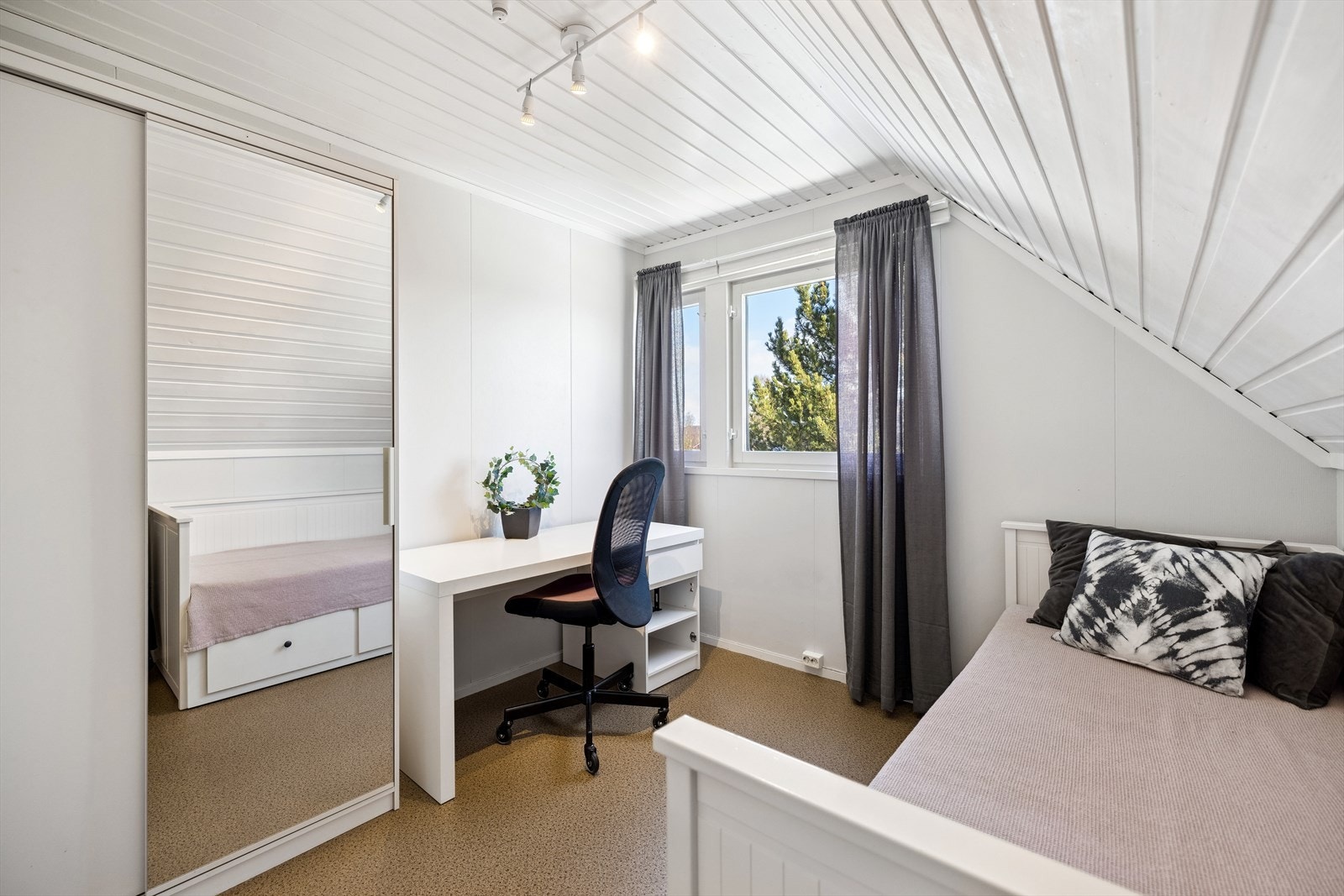 Soverom. Galleribilde