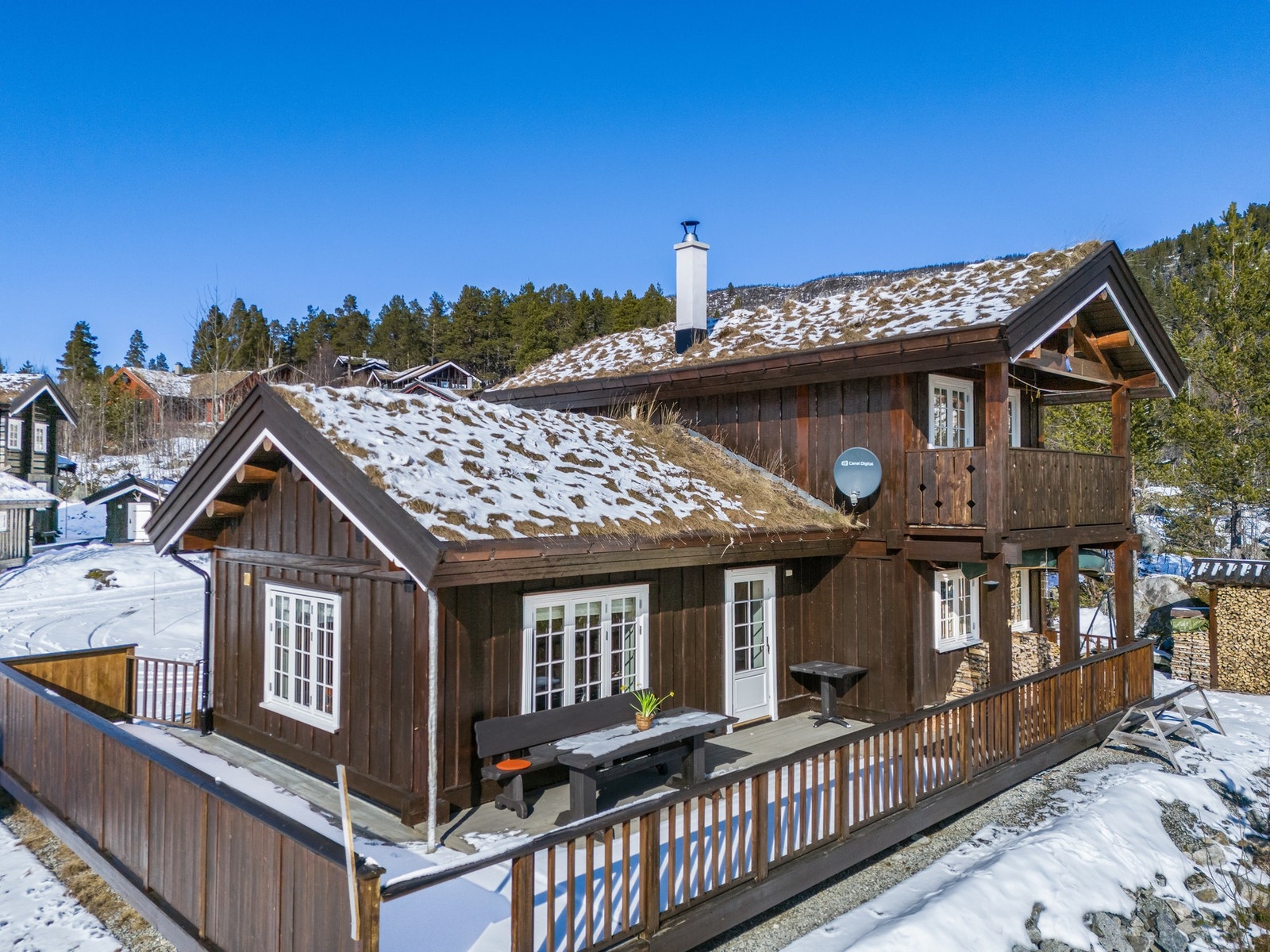 Her kan man nyte morgenkaffen i solveggen Galleribilde