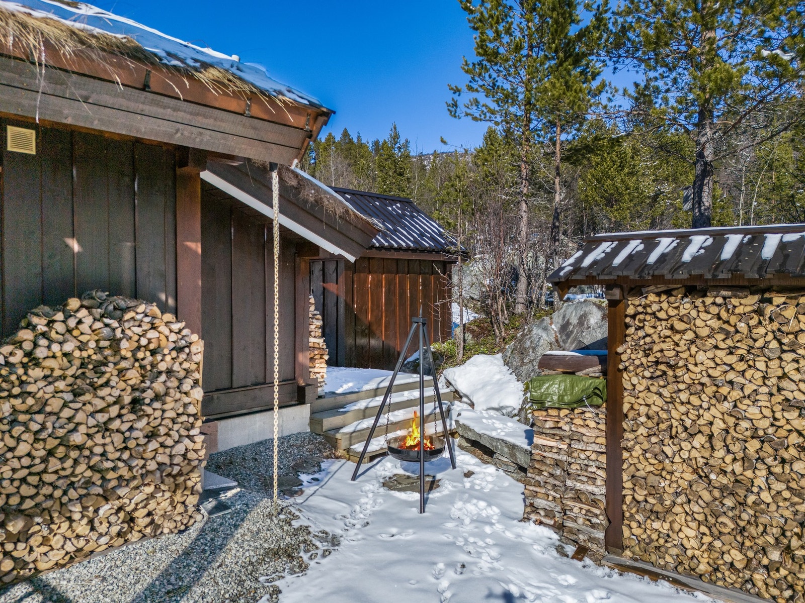 Bålkos på fine vinterdager eller sene sommerkvelder Galleribilde