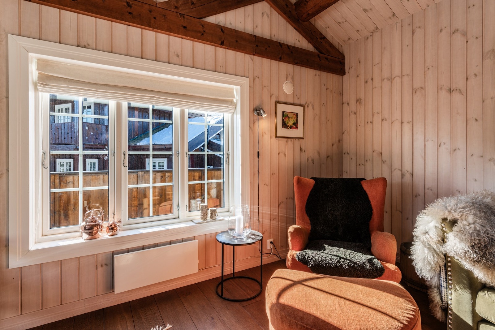 Sett deg godt til rette i godstolen og nyt hyttelivet Galleribilde