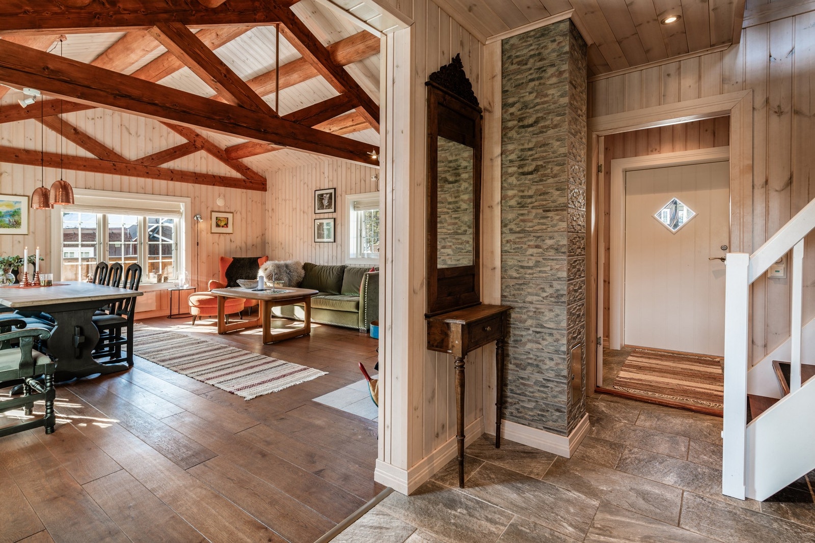 Her kommer man til gangen Galleribilde