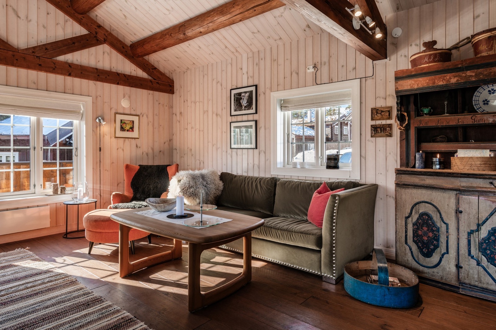 De store vindusflatene slipper inn godt med naturlig lys Galleribilde