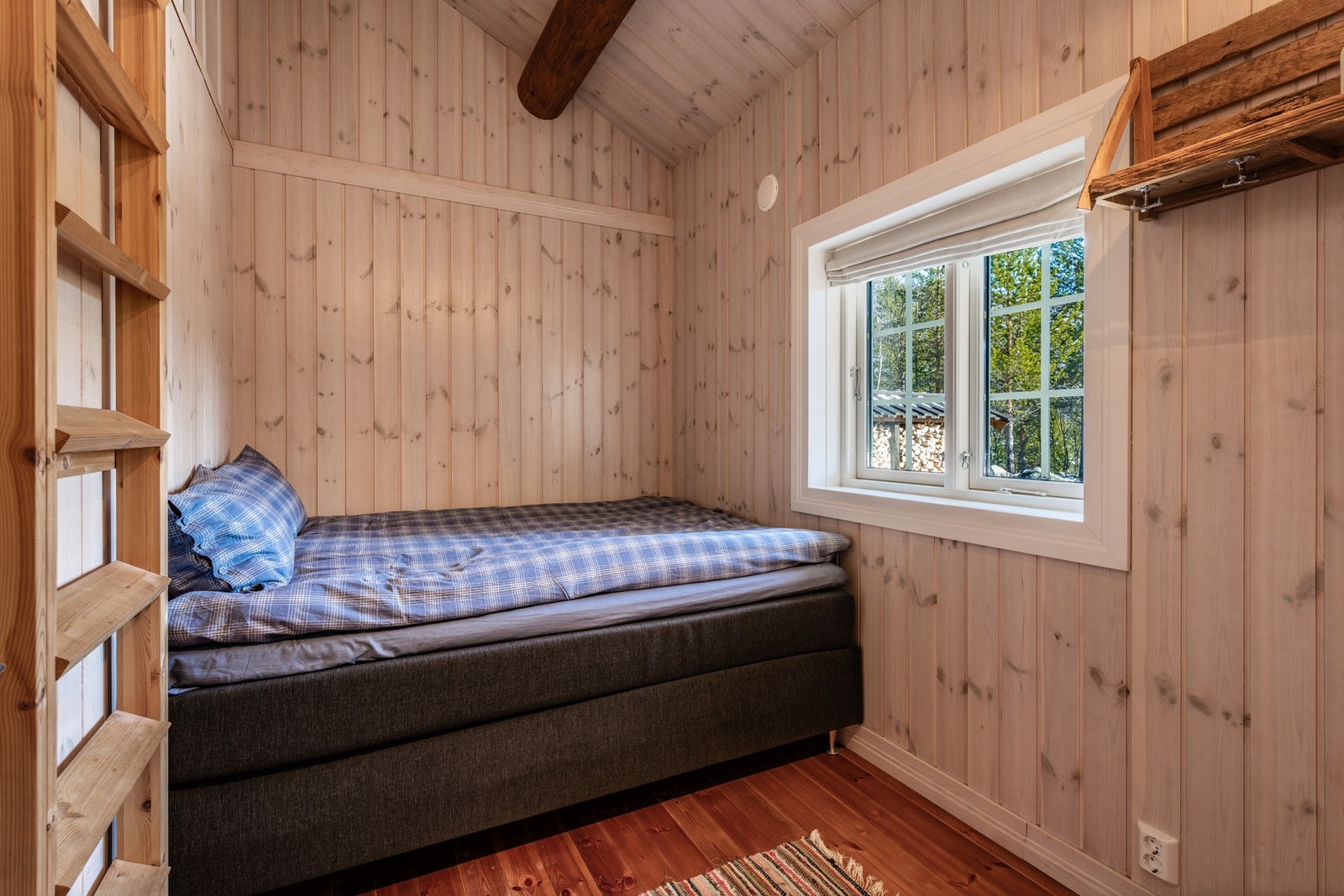 Her starter dagen rolig med utsikt og frisk fjelluft Galleribilde