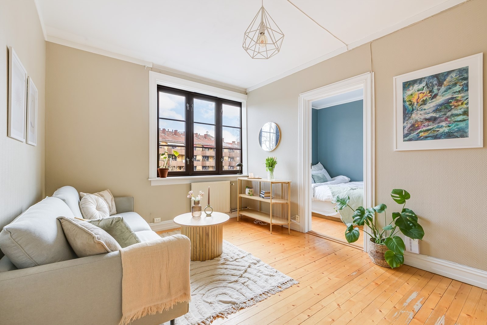 Velkommen til Københavngata 14B - En flott og velholdt selveier beliggende sentralt og ettertaktet til på Grünerløkka. Galleribilde