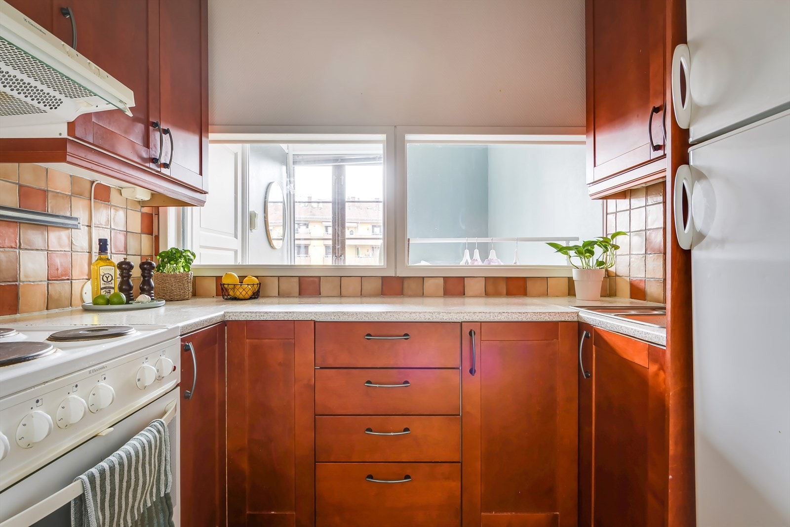 Boligens kjøkken er separat slik at du kan lage mat i fred og ro. Galleribilde