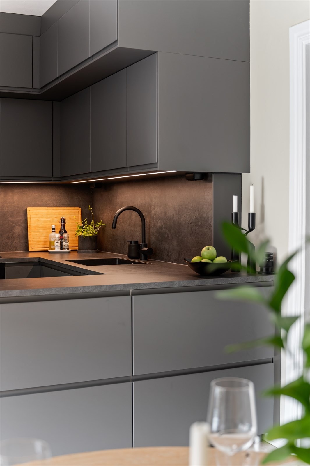 Det er montert både komfyrvakt og vannstoppsystem. Galleribilde