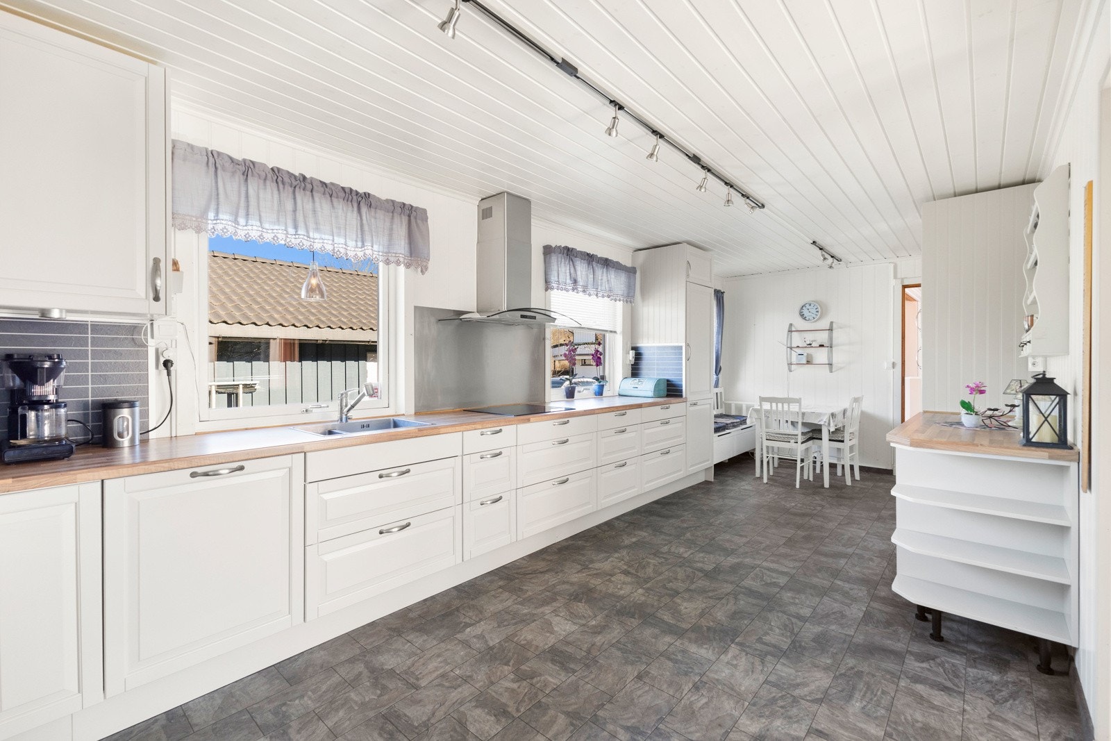 Her er det god plass til flere kokker samtidig. Galleribilde