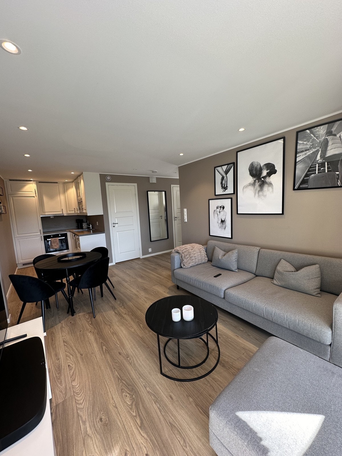 Stue og kjøkken Galleribilde