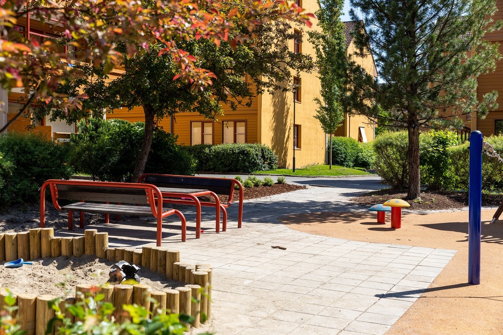 Sommerbilde fra Rødt tun Galleribilde