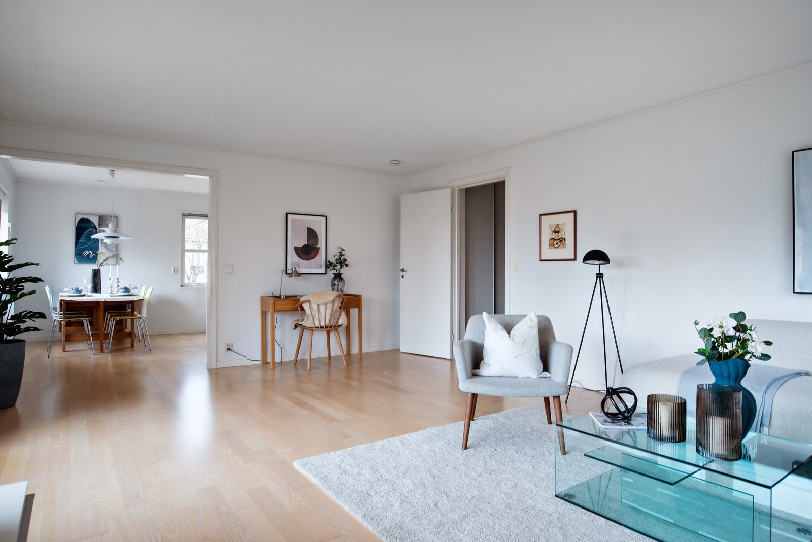 Leiligheten er på hele 90 kvm. og har en god, familievennlig planløsning Galleribilde