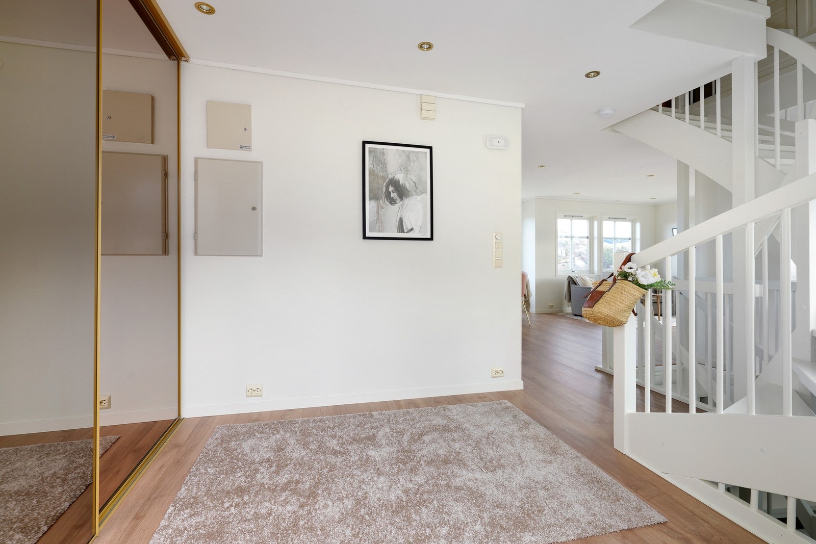 Velkommen inn, her er det godt å komme hjem og hyggelig og ønske gjester velkommen. Galleribilde