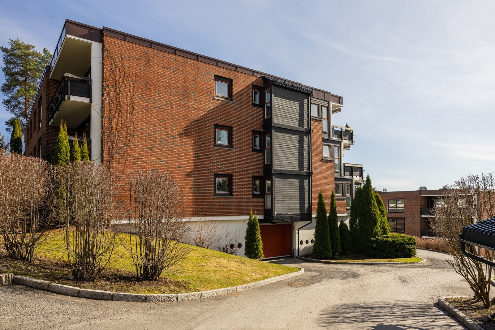 Garasjeplass medfølger boligen. Galleribilde