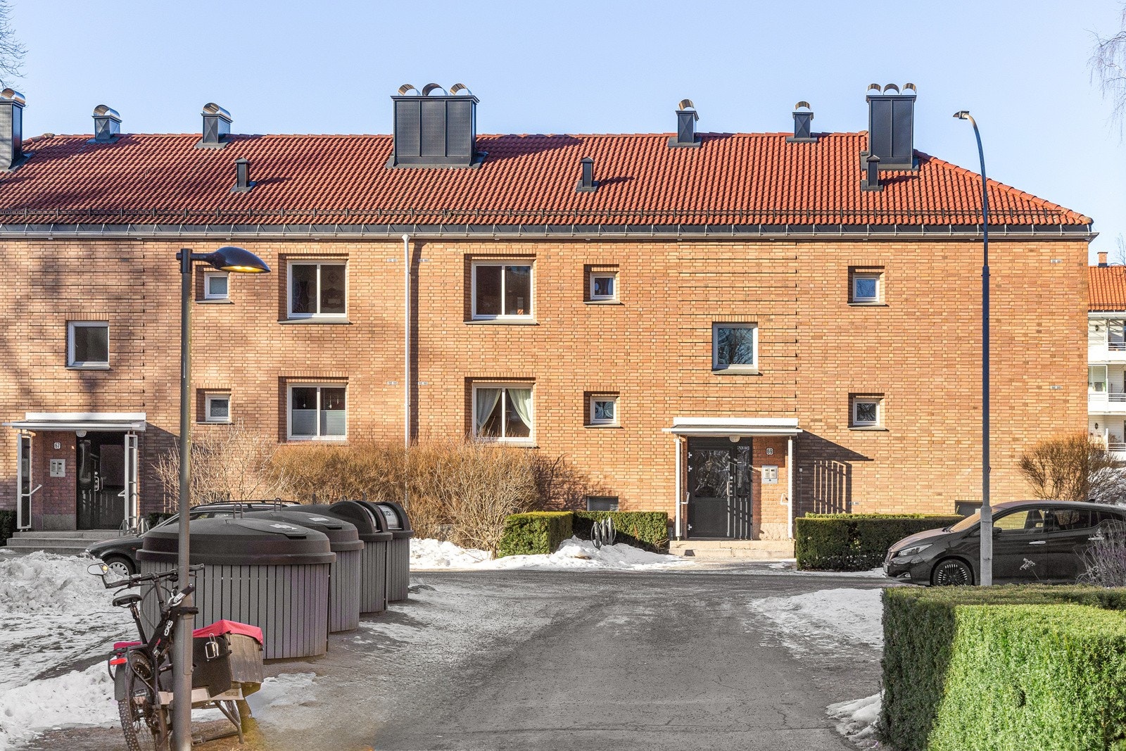 Leiligheten ligger i en høy første etasje, i et ettertraktet og etablert område. Galleribilde