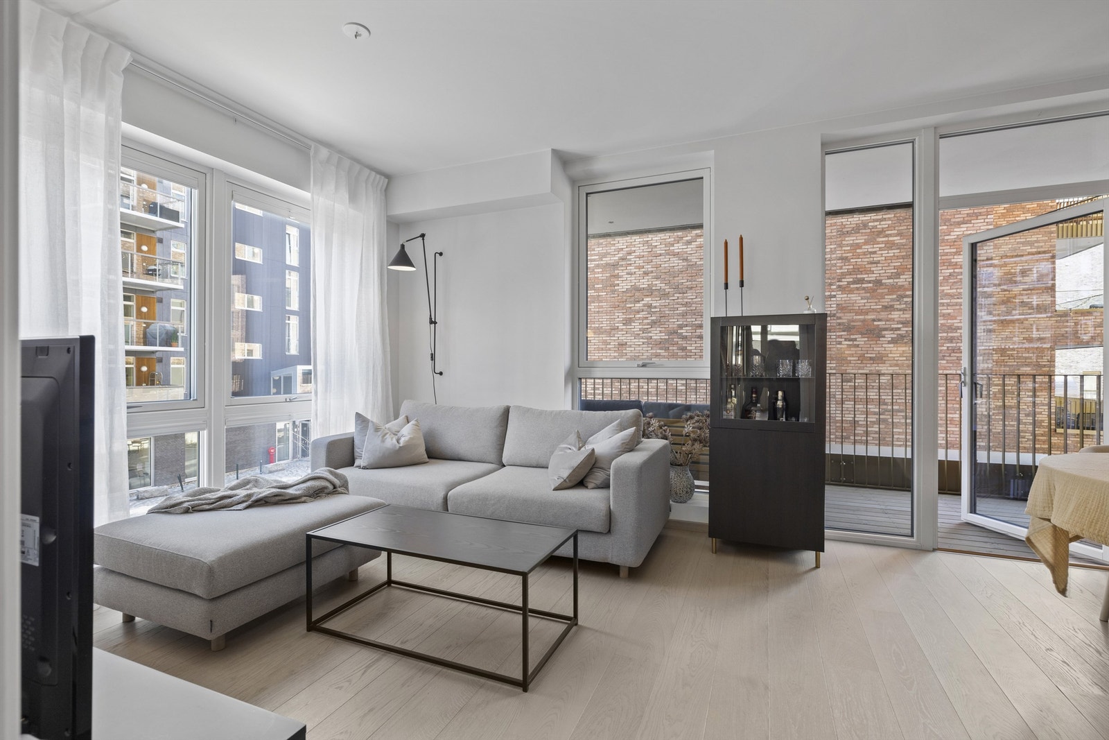 Meget lekker 3-roms endeleilighet med gjennomgående planløsning og høy standard Galleribilde