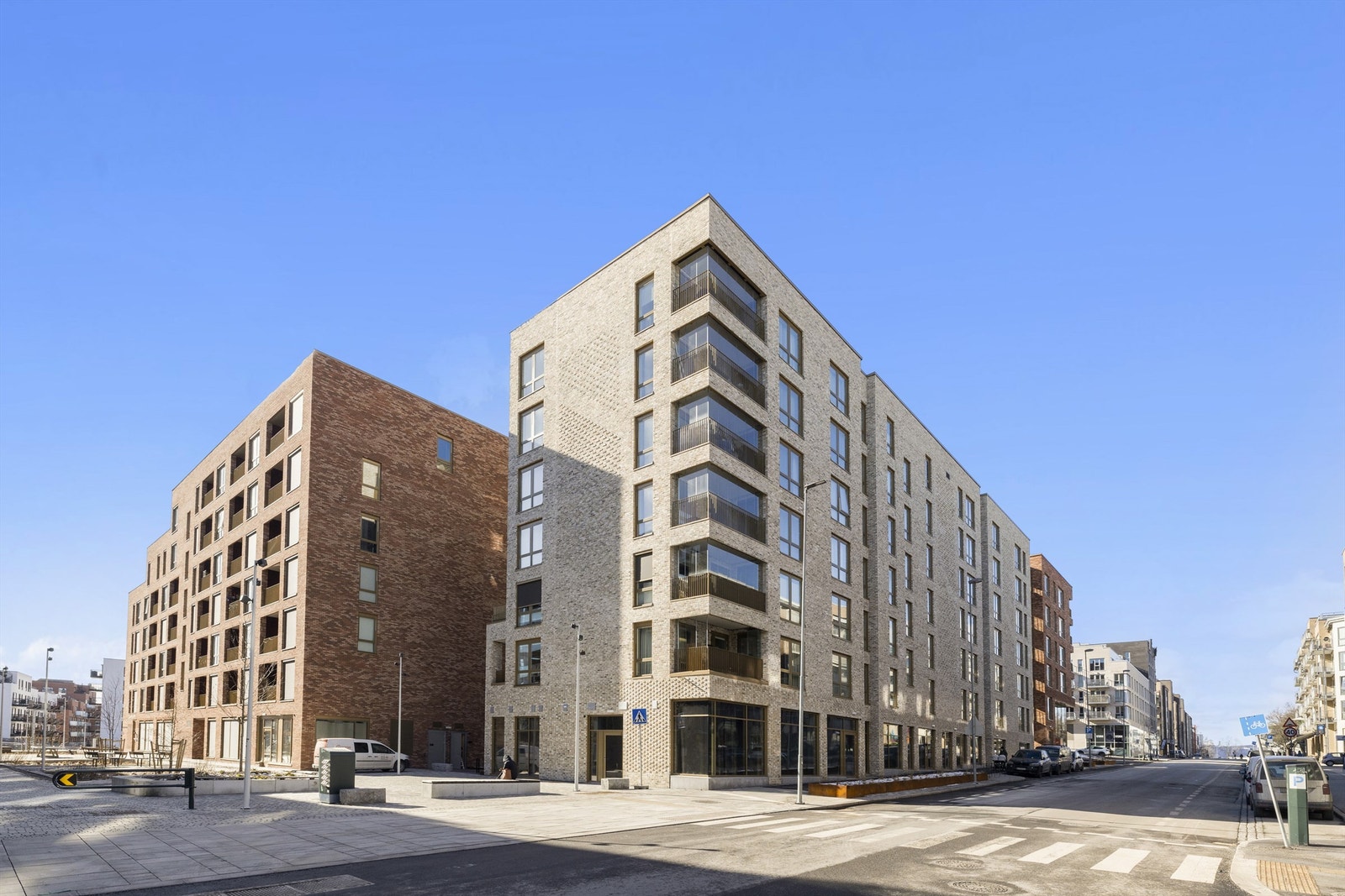 Fasade mot boligblokken Galleribilde