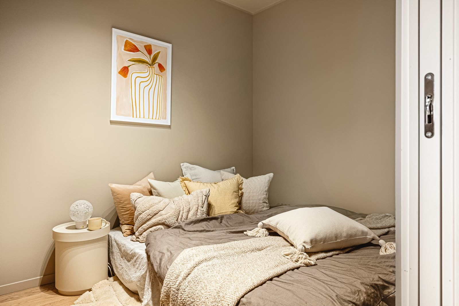 Sovealkoven rommer enkelt en dobbeltseng. Galleribilde