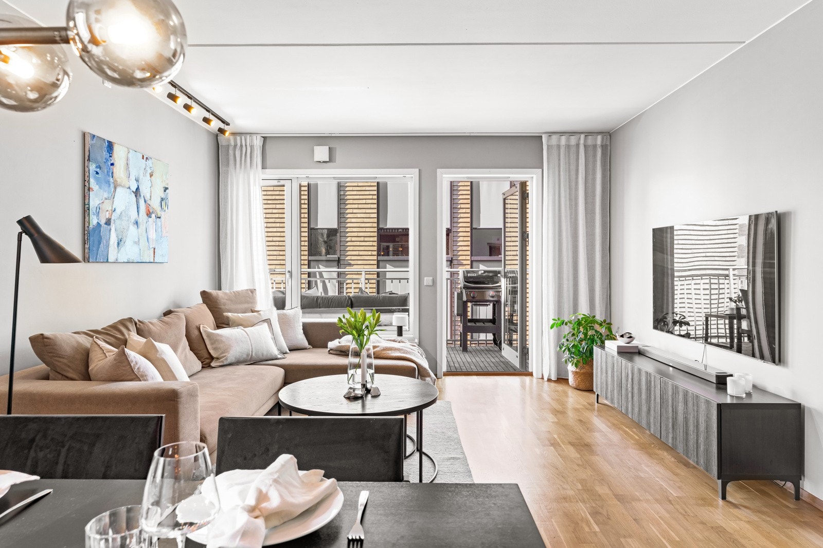 Boligen er fra 2009 og holder en gjennomgående god standard fra byggeår. Galleribilde