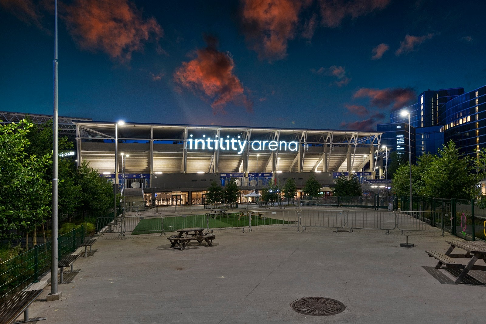 Kort vei til Intility Arena med fasiliteter som eksklusivt treningssenter og søndagsåpen Rema1000! Et kjent landemerke! Galleribilde