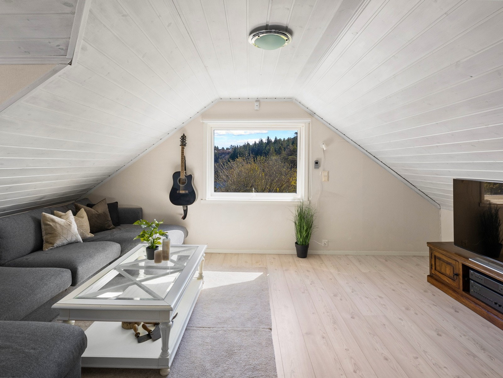 Loftstue på ca. 15,5 m². Galleribilde