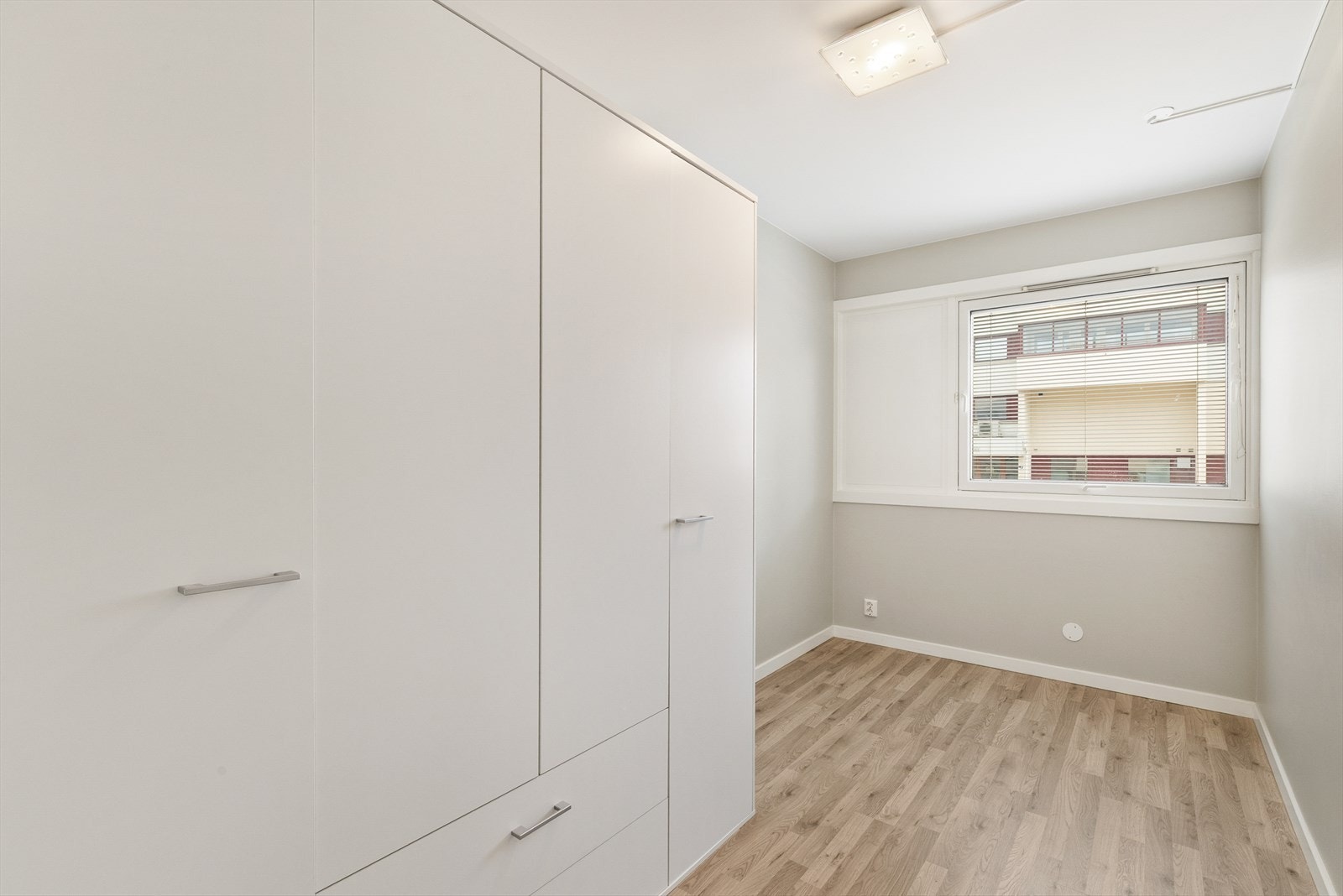 Soverom 3 med innebygd skap og plass til enkeltseng. Galleribilde