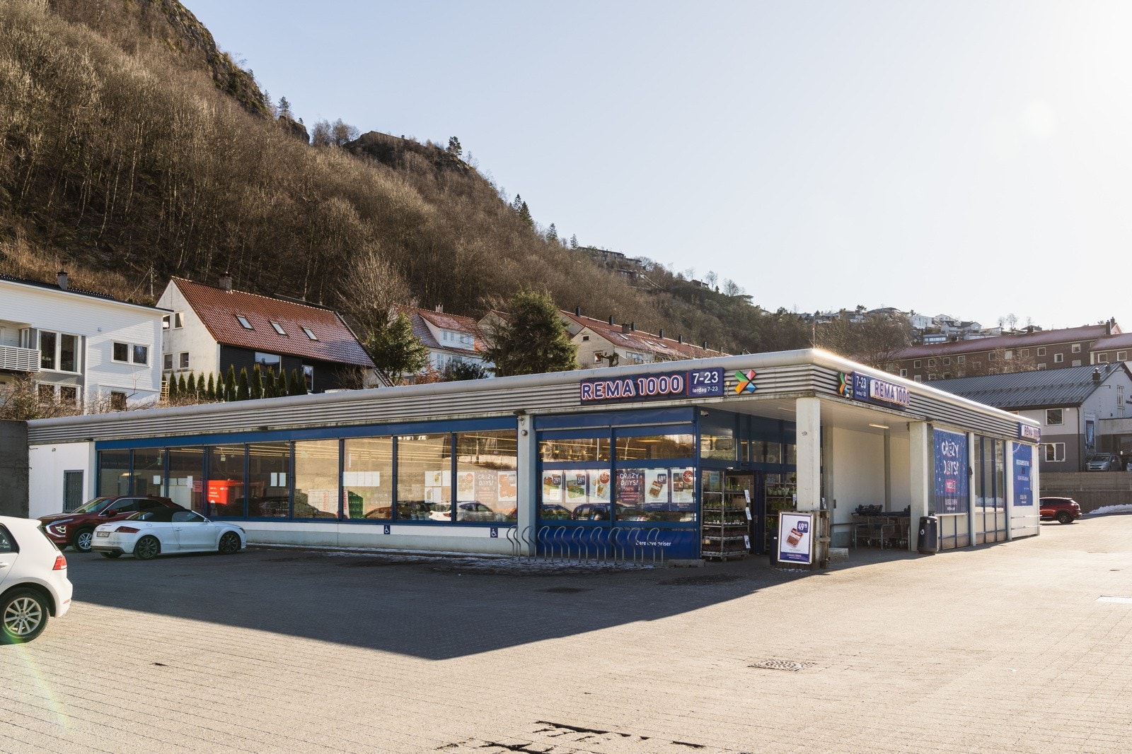 Det er også busstopp 2 minutters gåtur unna leiligheten. Galleribilde