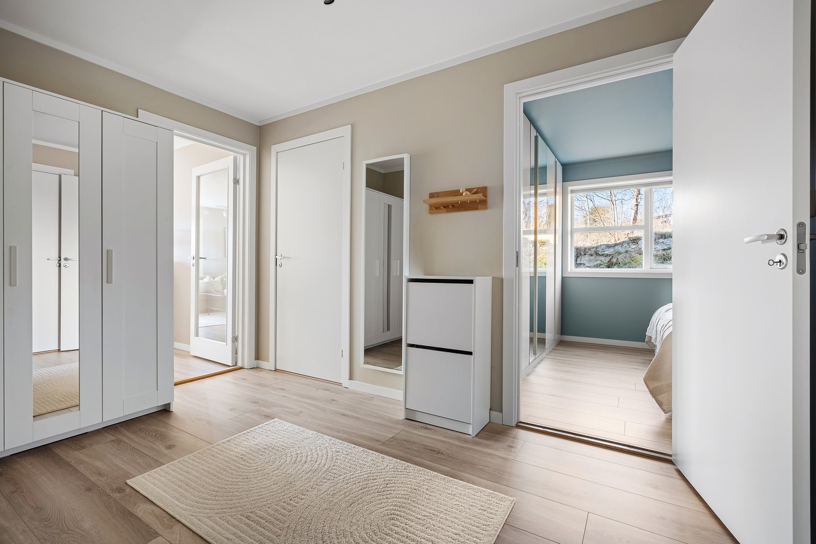 - Leiligheten har fin planløsning og passer ypperlig for deg som ønsker en lettstelt og praktisk leilighet - Galleribilde