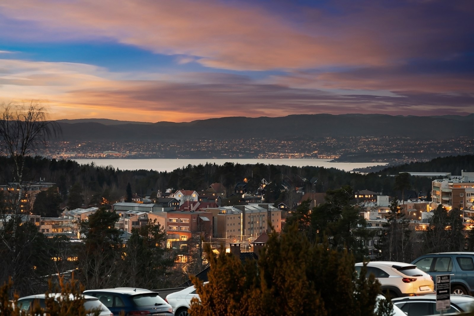 Helt uten gjenboere med sol store deler av dagen og til den går ned i horisonten. Galleribilde