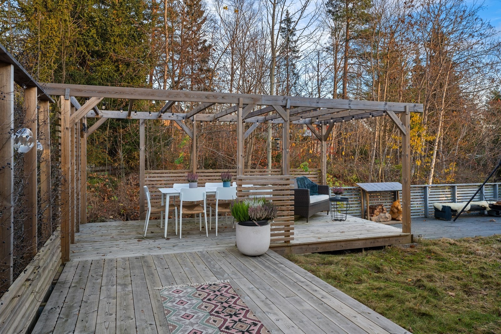 Terrassen ligger vendt mot nord og byr på flott utsikt. Galleribilde