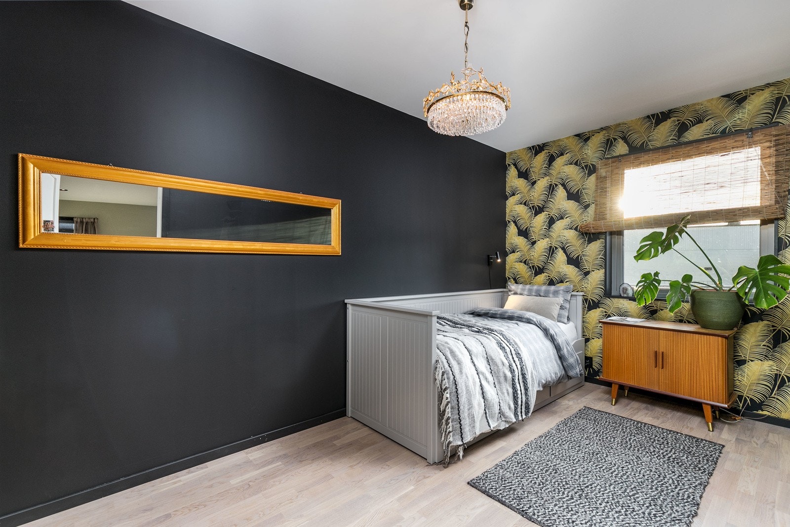 Det er plass til garderobeløsning etter eget ønske. Galleribilde