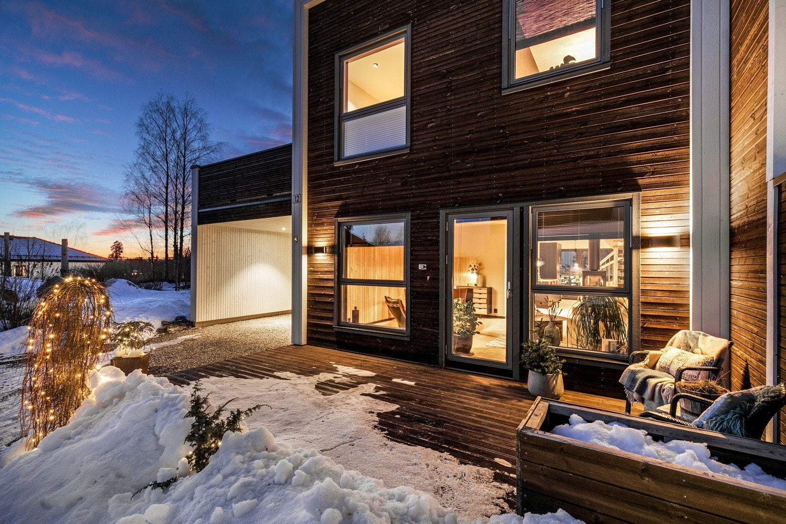 Her har man god plass til utemøbler og grill etter eget ønske. Galleribilde