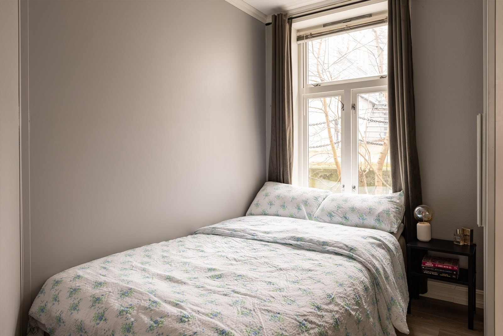 De to andre soverommene i leiligheten egner seg godt til utleie, gjesterom eller som hjemmekontor. Galleribilde