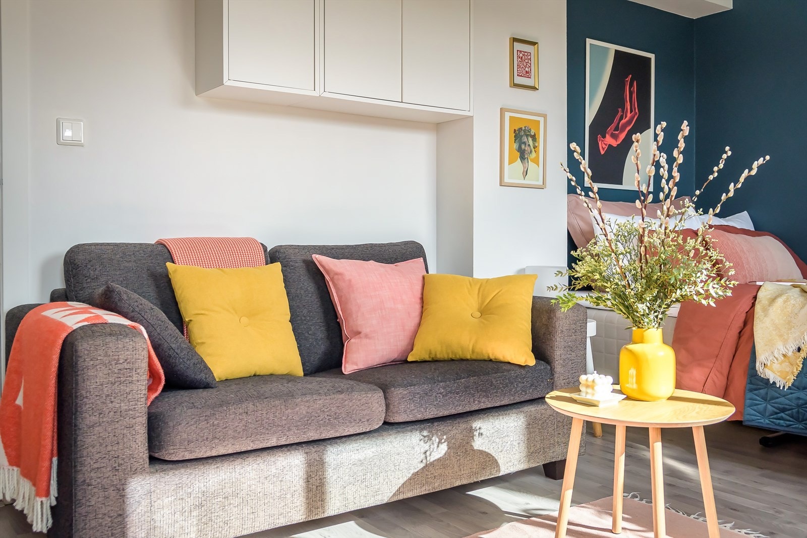 Her får du en lekker og arealeffektiv 1-roms, med store vindusflater og god takhøyde. Galleribilde