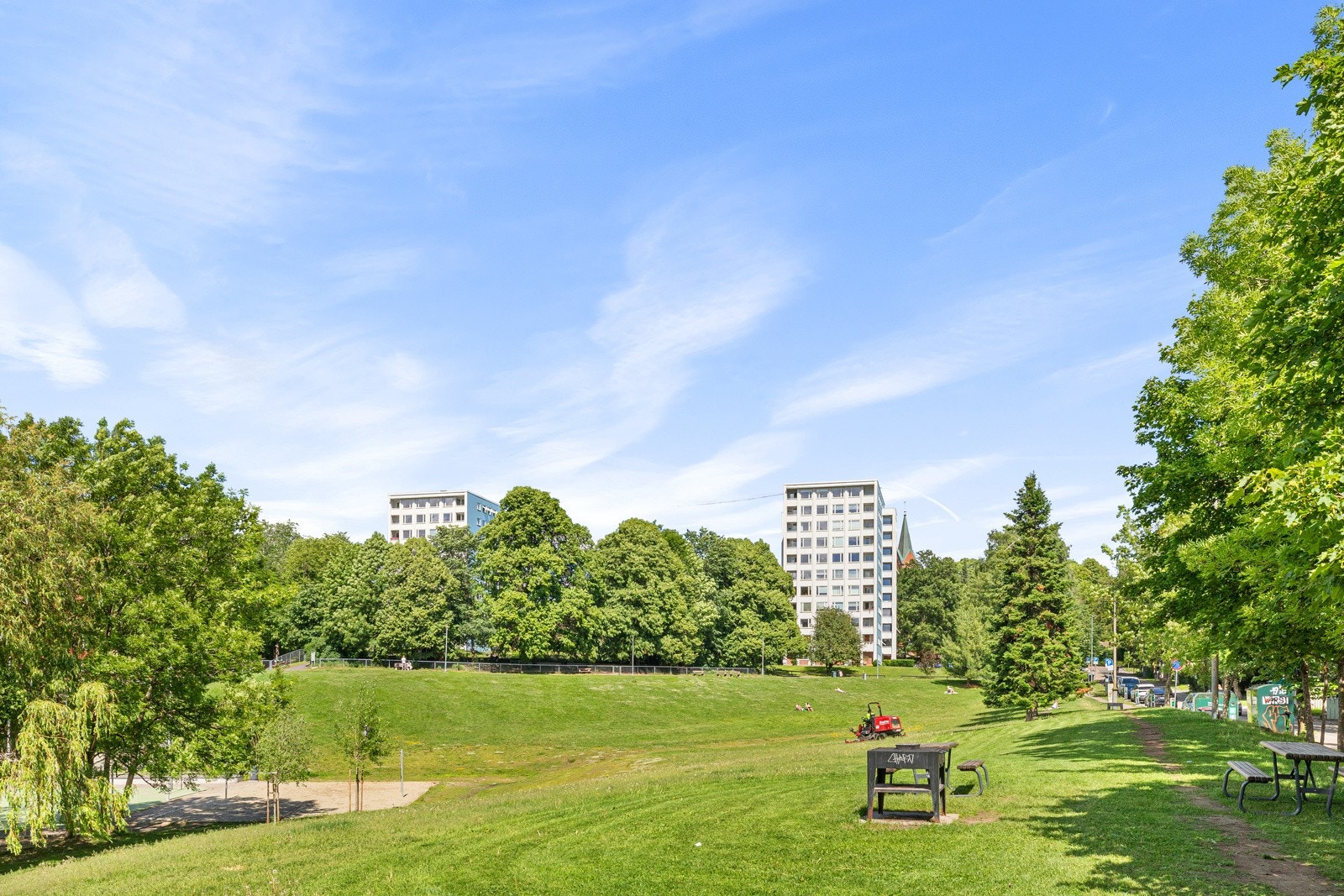 Flere flotte parkanlegg i området, blant annet Marienlystparken og idylliske Stensparken. Marienlystparken benyttes mye til ballspill som fotball og volleyball, og har i tillegg minigolfanlegg. Galleribilde