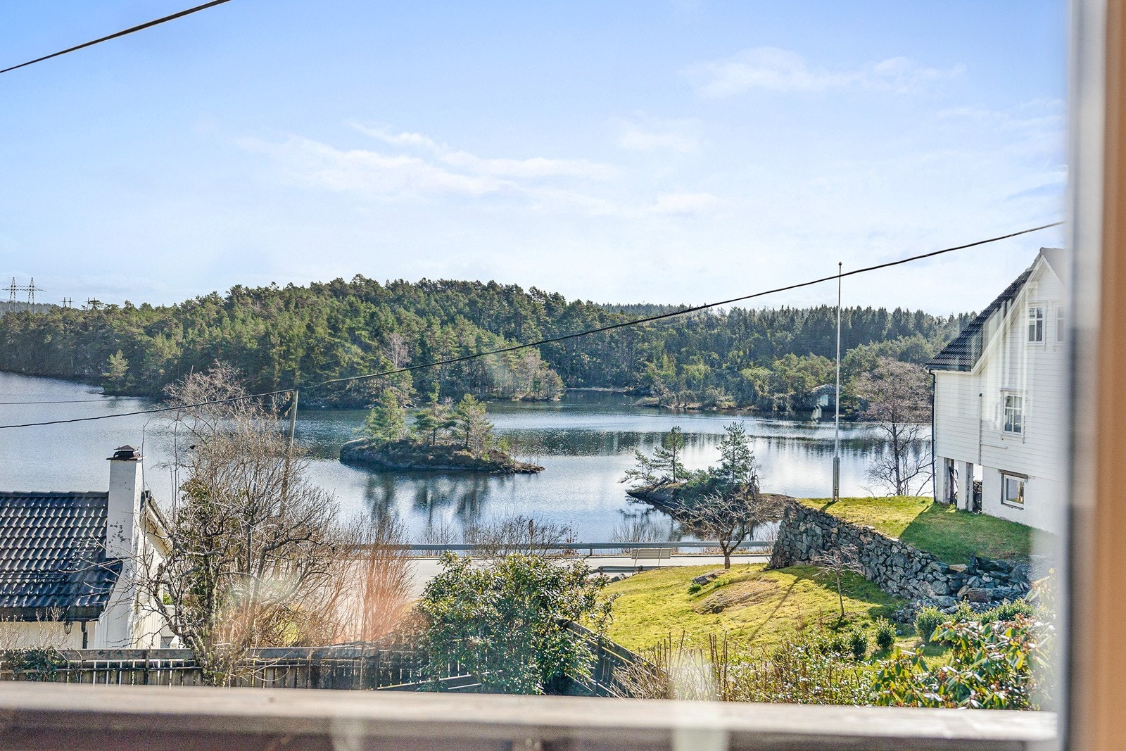 Herlig utsikt ned mot vannet... Galleribilde