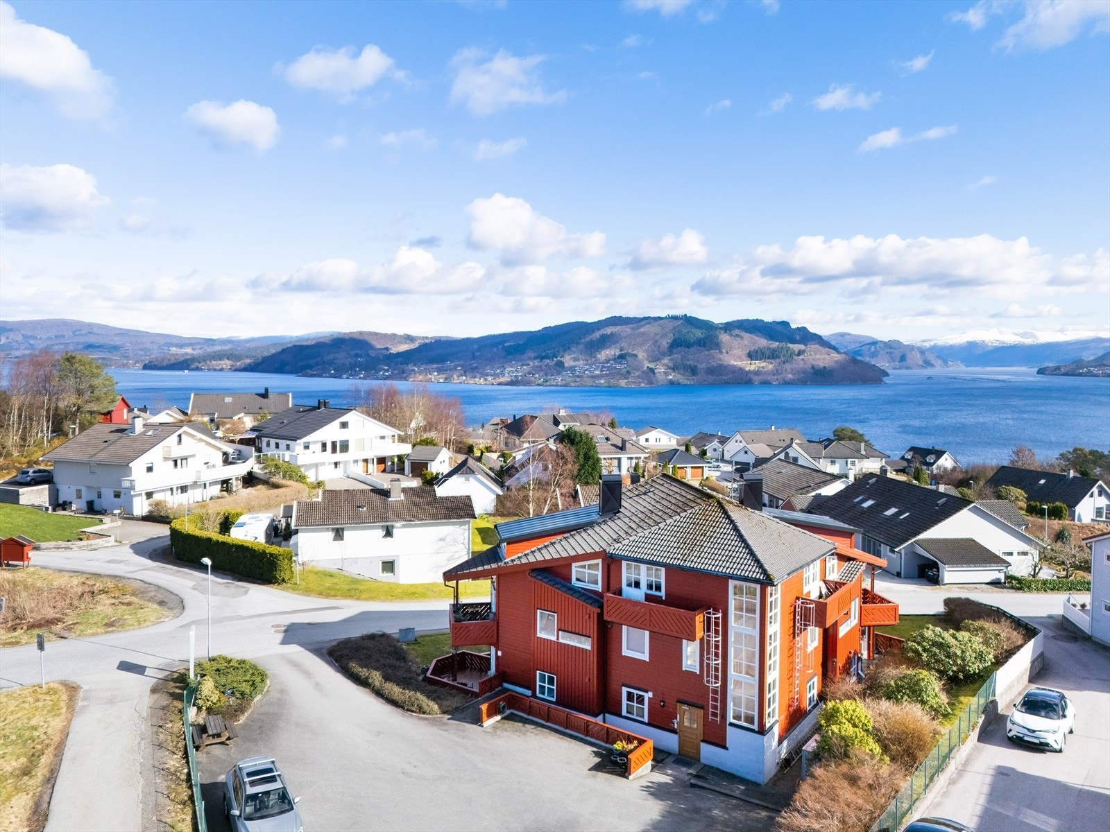 Ta kontakt med Eiendomsmegler Preben Vatne for påmelding til visning eller ved spørsmål om leiligheten. Galleribilde