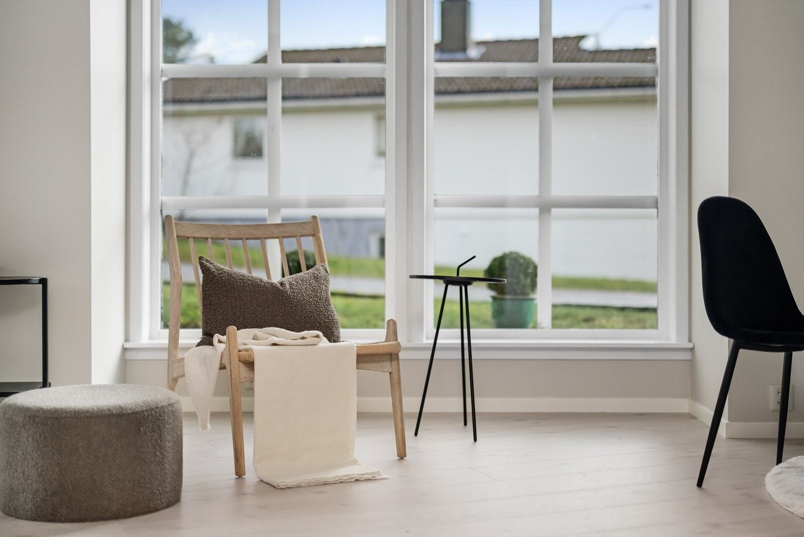 Det er lagt nye gulv i hele leiligheten. Galleribilde