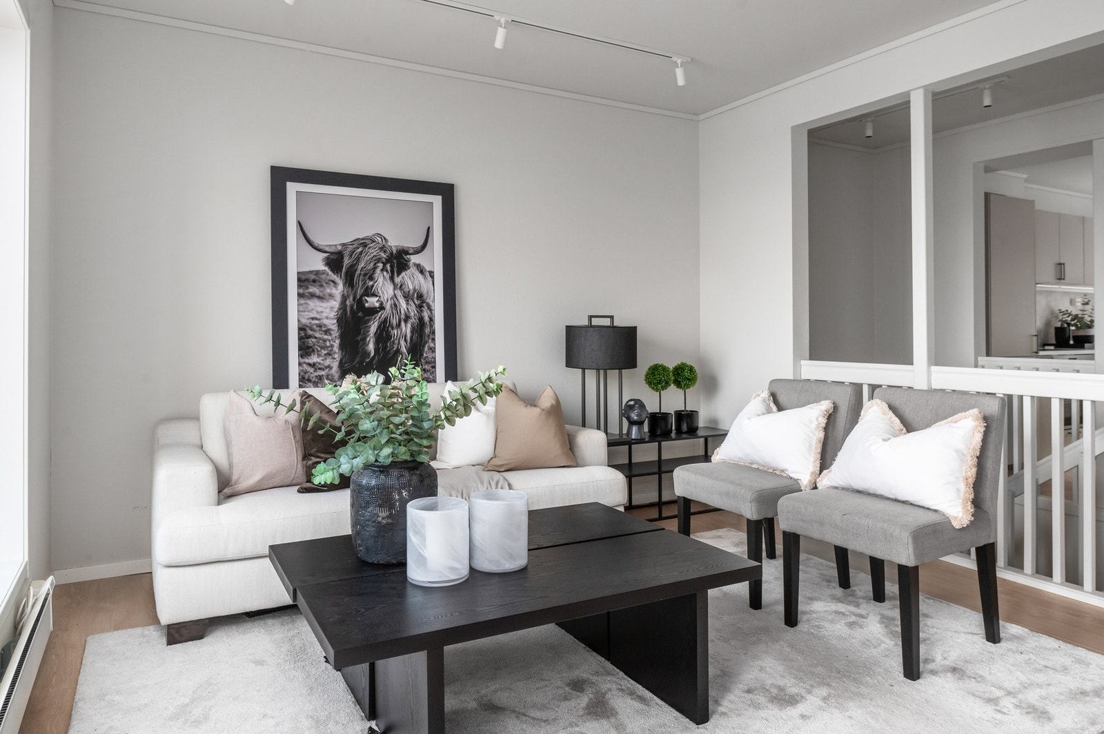 Leiligheten er pusset opp i 2024 med malte vegger og gulv. Galleribilde